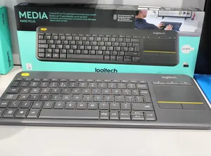 Logitech^Logitech -K400plus -Touchpad Keyboard -Black