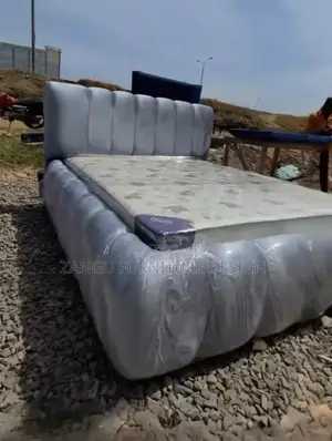 Pompous Bubble Bed