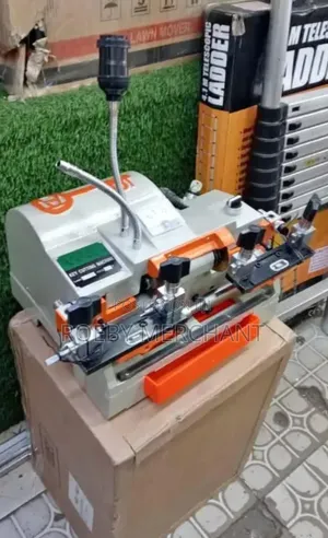 Universal Key Cutting Machine