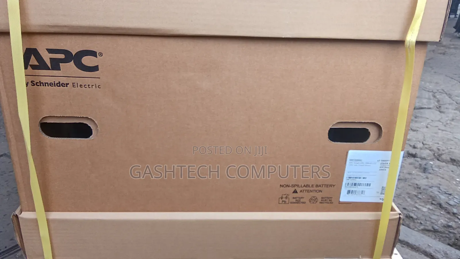 2.2 Apc 1980 Watts Apc Smart Ups With LCD Screen