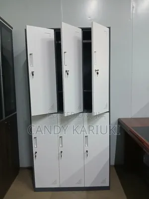 Swimming Pool Changing Area Lockers With 6 Partitions