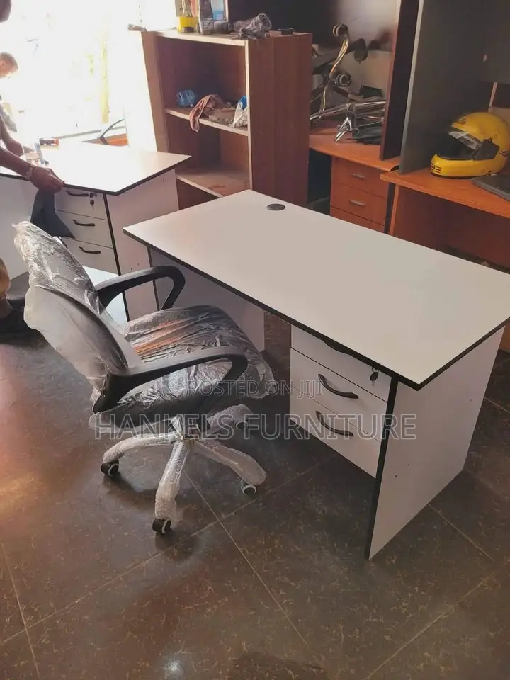 Mesh and Black White Office Desk