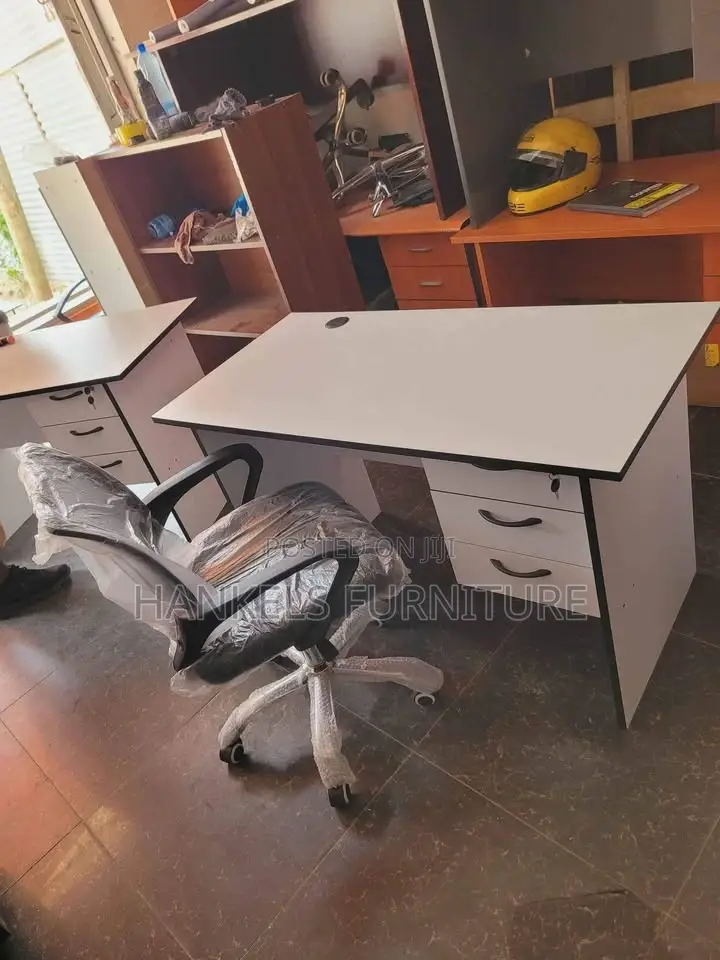 Mesh and Black White Office Desk