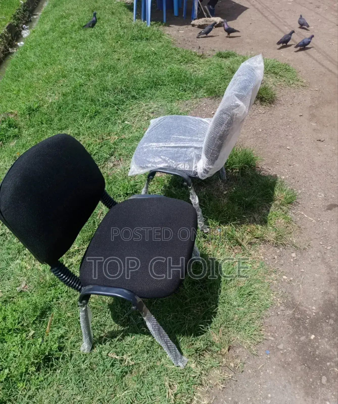 Waiting Chairs (Tosca)