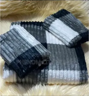 Super Warm Velvet Ribbed Throw Blankets