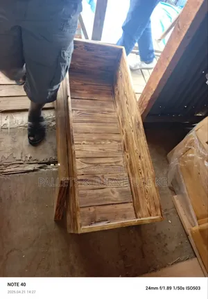 Plant Stand/Planter/Burned
