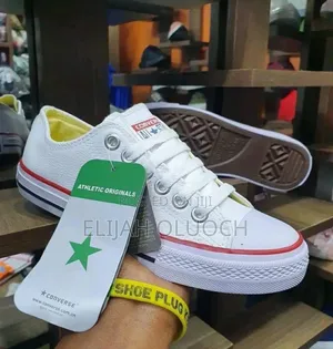 Converse Allstars Leather 
Size 37-44
 at 1700