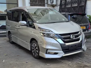 Nissan Serena 2018 Silver