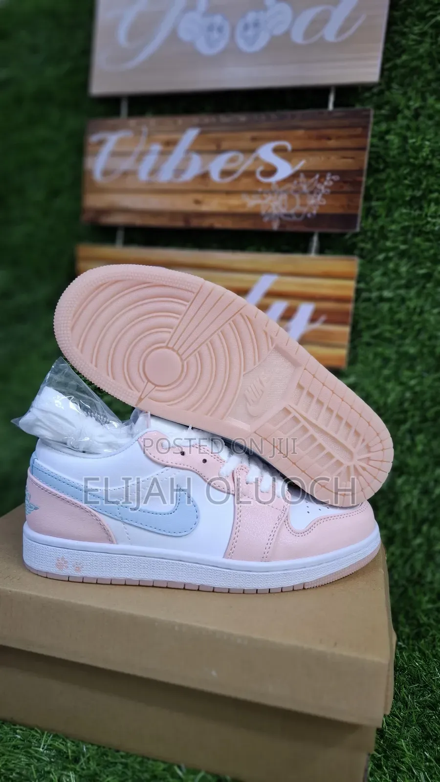 Jordan 1 "Paw Print "
Size ,36,37,38,39,40,41