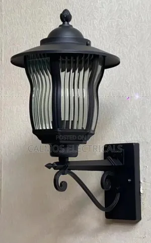Outdoor Wall Light