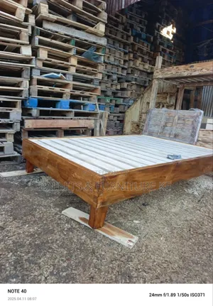 Low/Classy Frame Bed