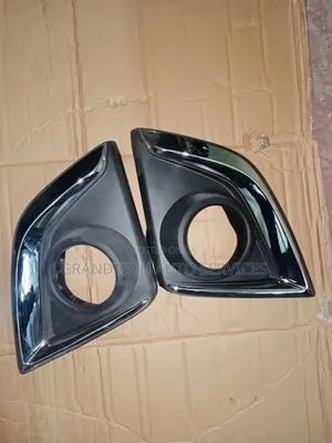 Isuzu Dmax Foglight Cover