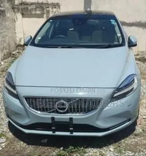 Volvo V40 2019 Teal