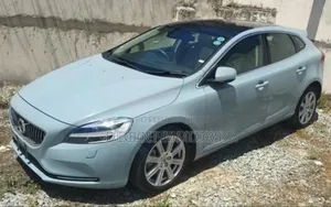 Volvo V40 2019 Teal