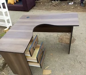 Modern Office Desk With Lockable Drawers Sa4fe
