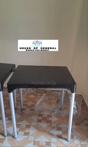 Strong Plastic Table With Metal Legs.Durable Plastic Table