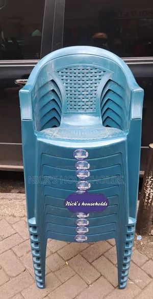 Halar Plastic Chairs With Armrest Blue
