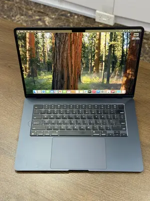 Laptop Apple MacBook Air 2022 M2 8GB Apple M2 SSD 256GB