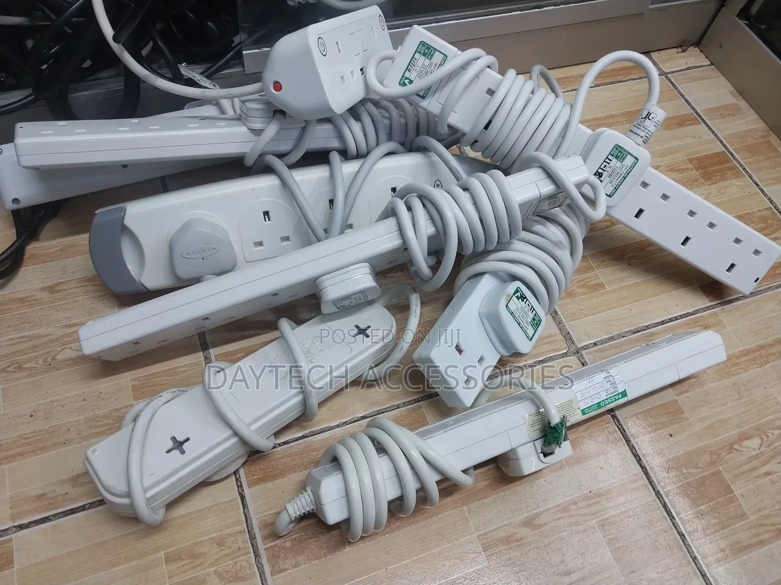 Ex-Uk 6 Way Power Extension Cable 2m - White
