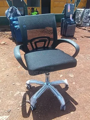 Mesh Office Chair in Black Ds3wz
