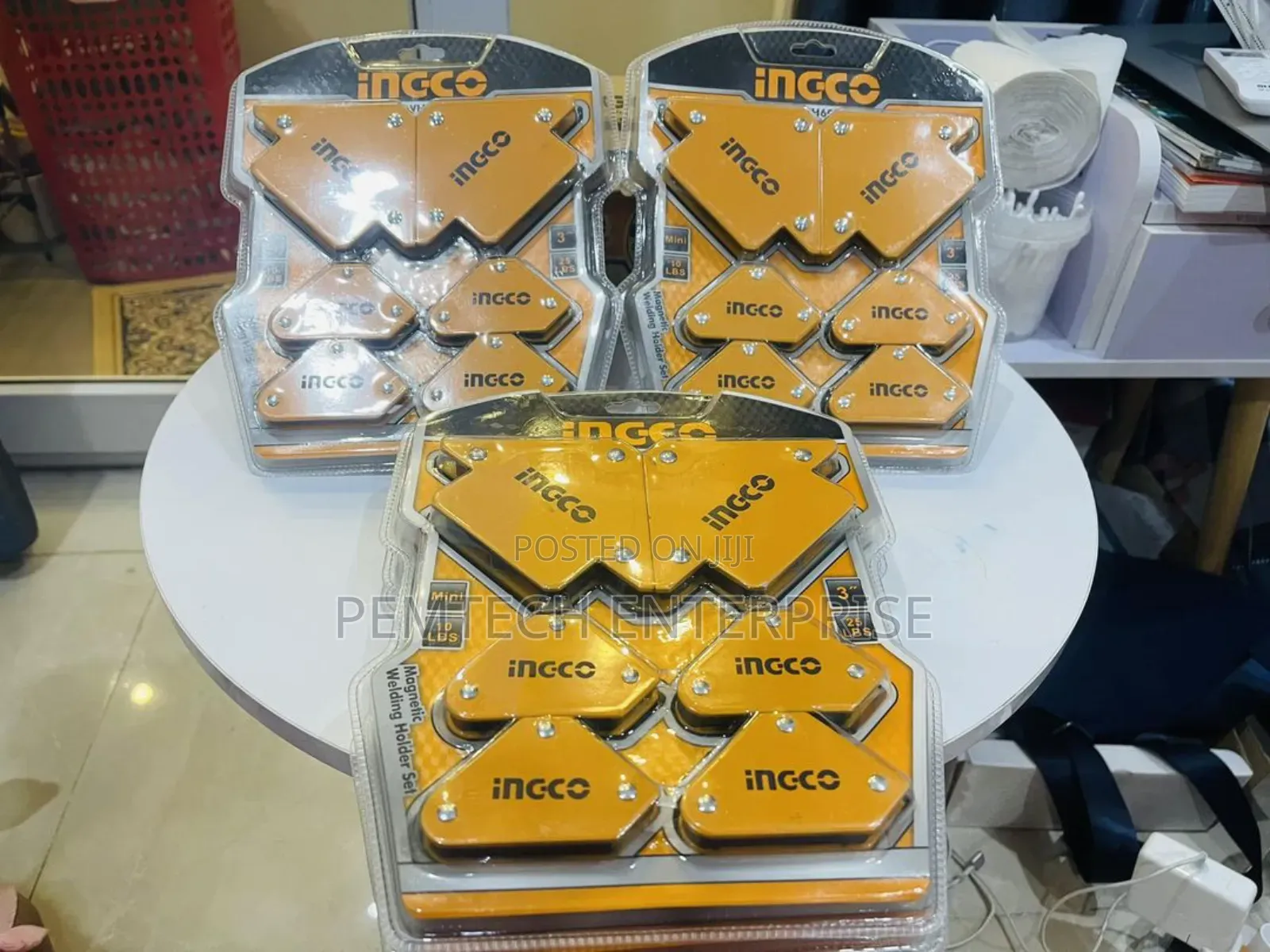 Set of 6 Ingco Magnetic Corner Bars