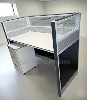 Workstation:1-Way Office Workstation Desk With Partition