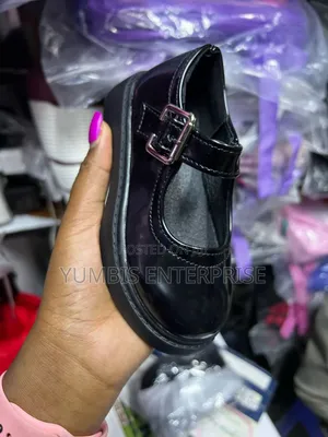 Girls Schoolwetlookshiny Shoes With Rubber Sole (21-31) at 2000