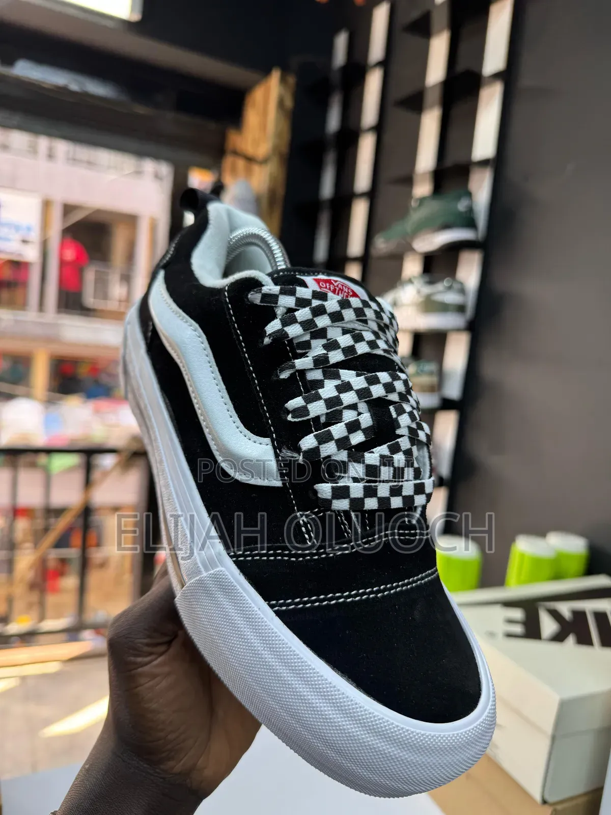 Vans Knu Skool VLT Lx Suede 
Sizes : 39_45
 KSH