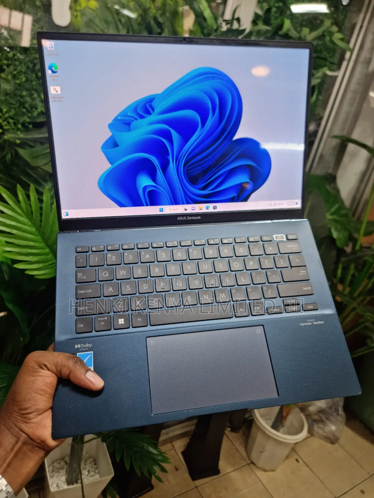 Laptop Asus ZenBook UX330UA 8GB Intel Core I5 SSD 256GB