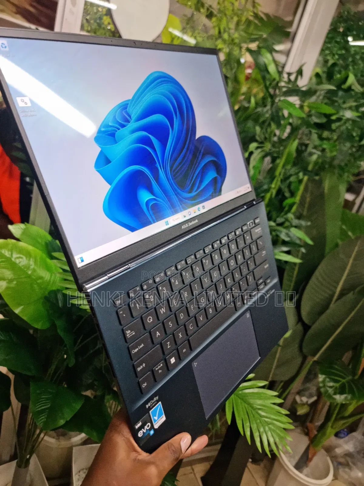 Laptop Asus ZenBook UX330UA 8GB Intel Core I5 SSD 256GB