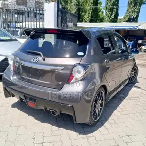 Toyota Vitz 2018 Gray