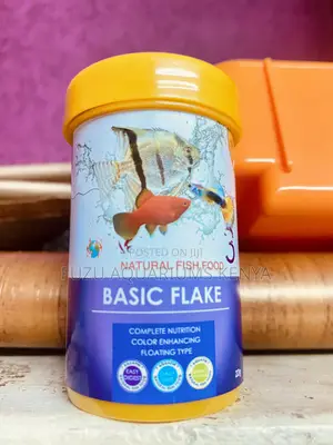 Basic Fish Flakes – Great for Goldfish Koi