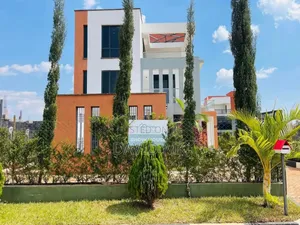 Furnished 4bdrm Maisonette in Pavilion, Membley Estate for sale