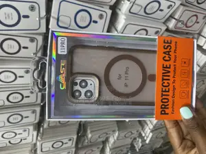 Noonin iPhone 11 Pro Translusent Mate Brown Magsafe Case
