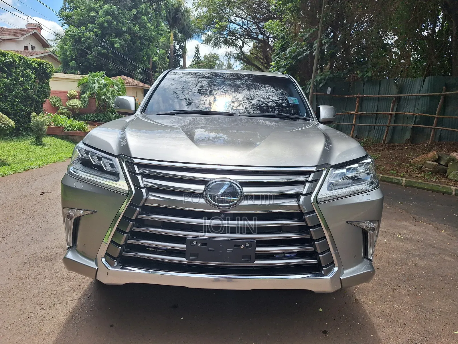 Lexus LX 570 AWD 2017 Gold