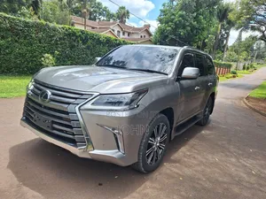 Lexus LX 570 AWD 2017 Gold