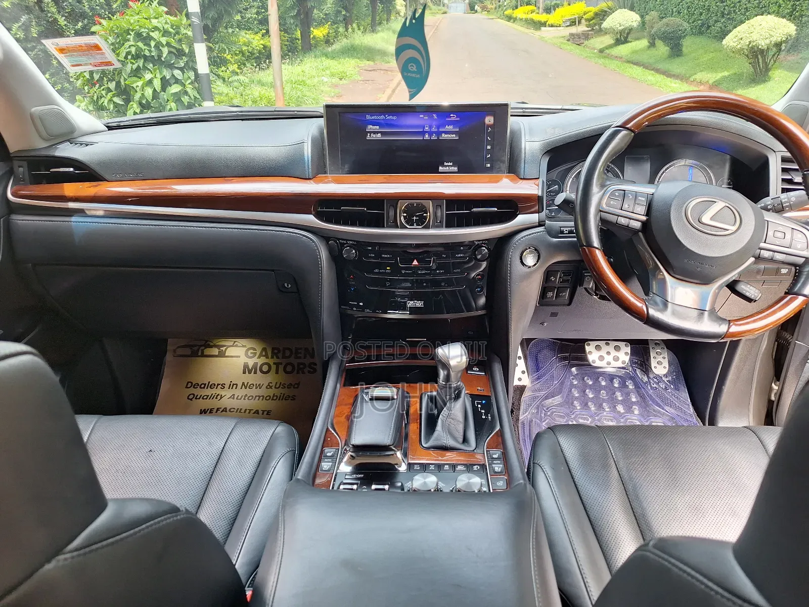 Lexus LX 570 AWD 2017 Gold