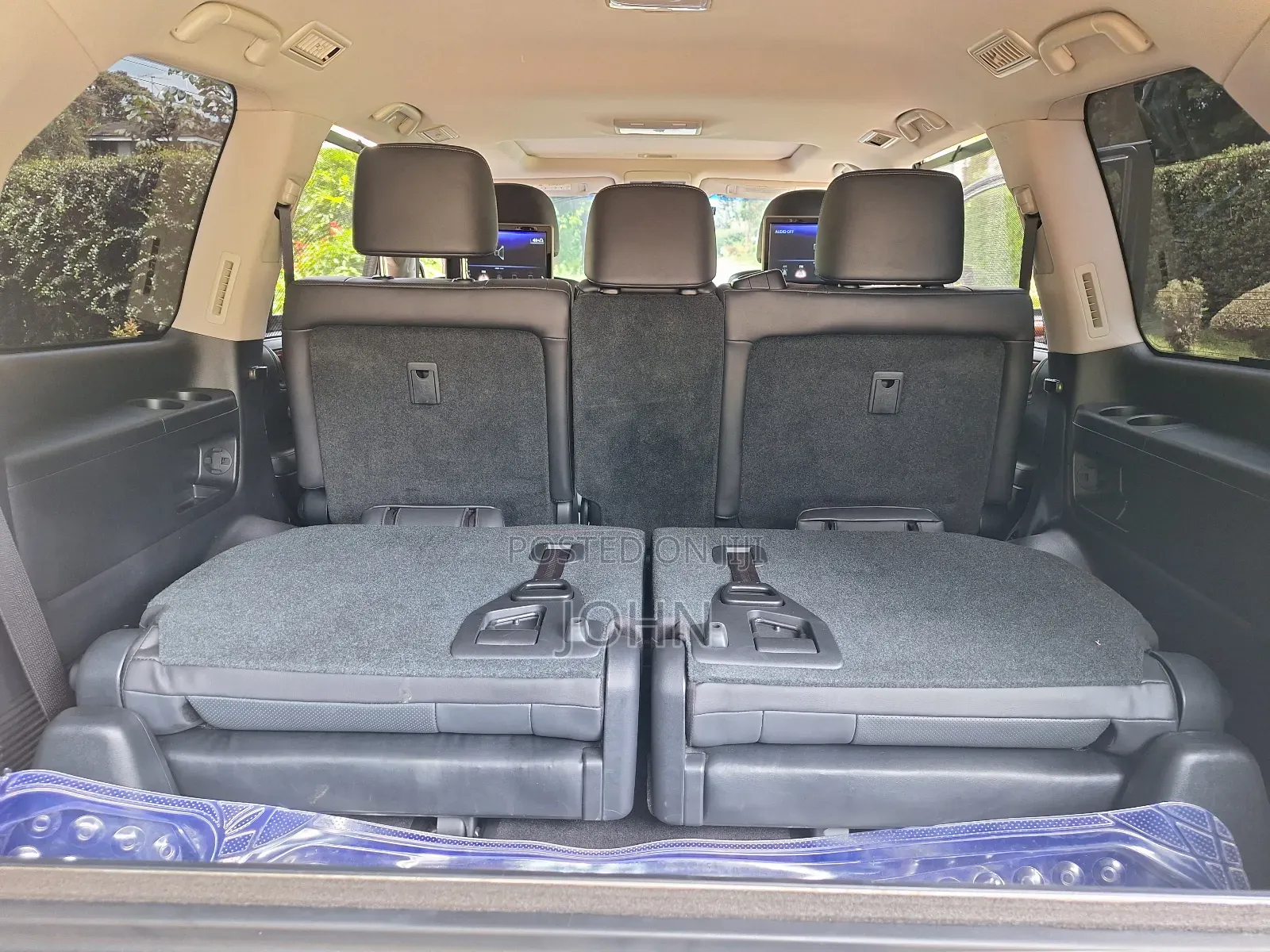 Lexus LX 570 AWD 2017 Gold
