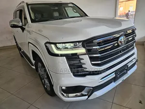 Toyota Land Cruiser 3.3 Diesel 4WD 2022 Pearl