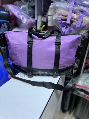 Women's Travel Hand Bags at 1000