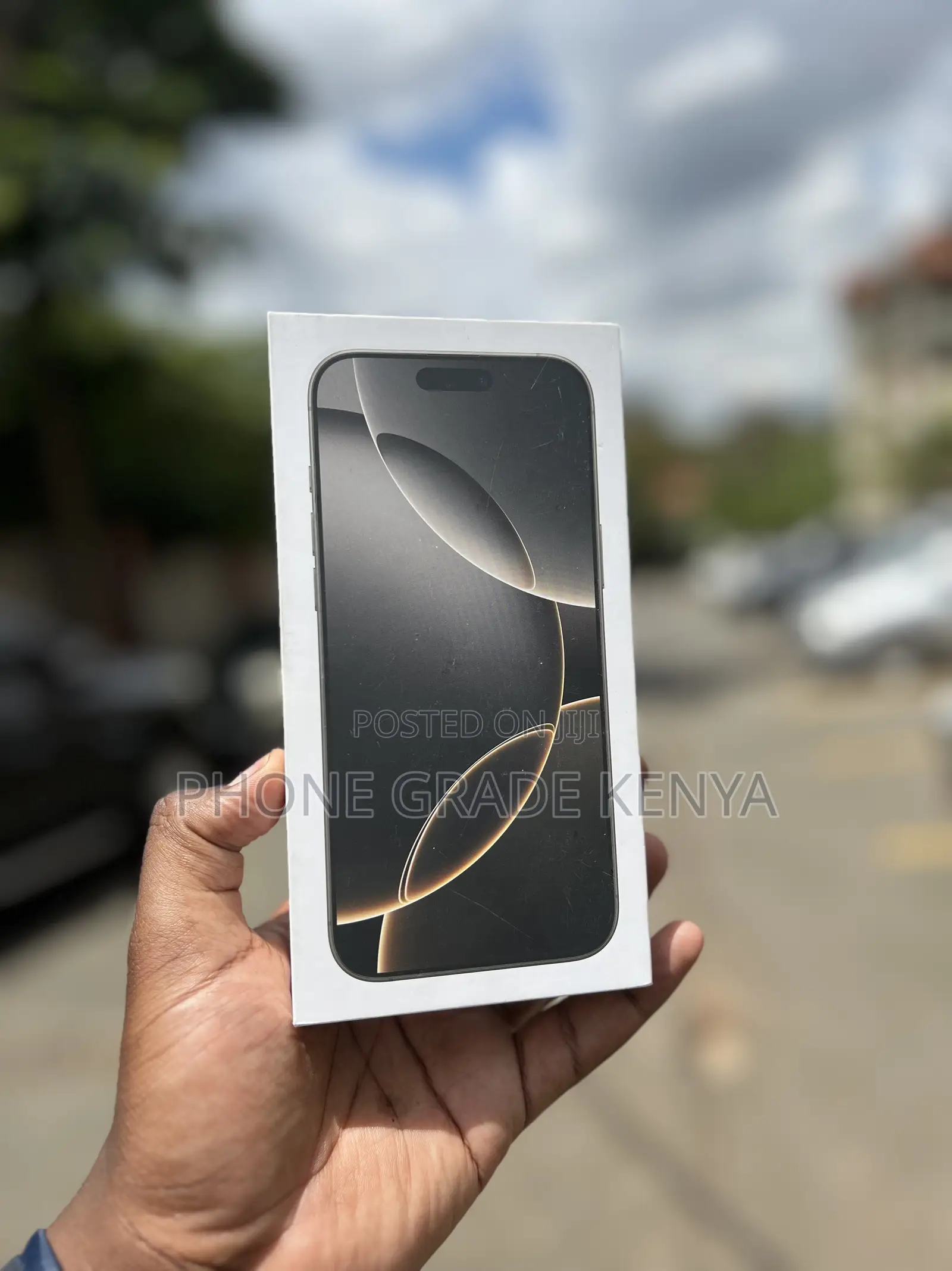 New Apple iPhone 16 Pro Max 1 TB White