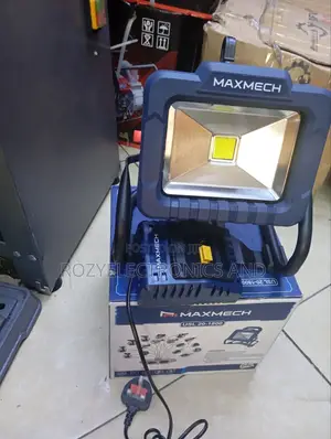 Cordless/Rechargeable Flood Light Maxmech