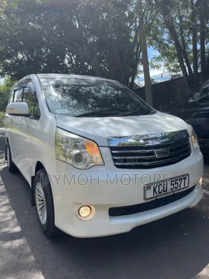 Toyota Noah 2013 White