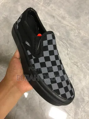 Laceless Vans
*Size 38__45