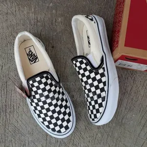 Laceless Vans
*Size 38__45