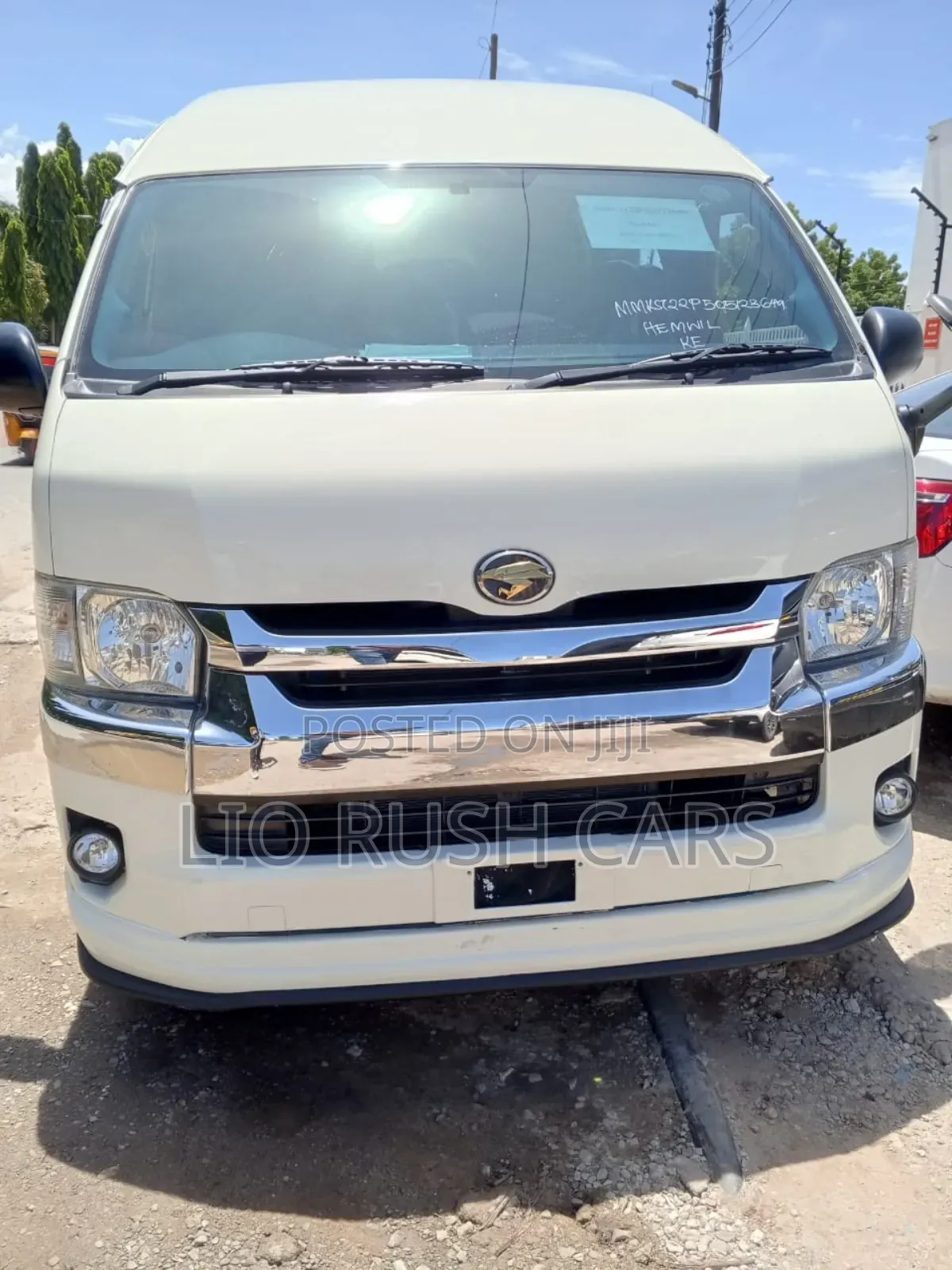 Toyota HiAce 2018 White