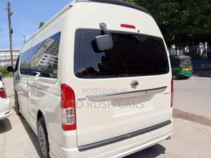 Toyota HiAce 2018 White