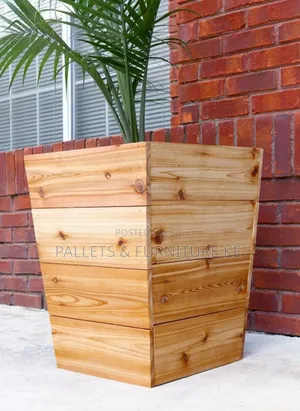 The Porch Pallet Planter