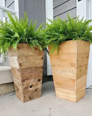 Sproutwood Planter