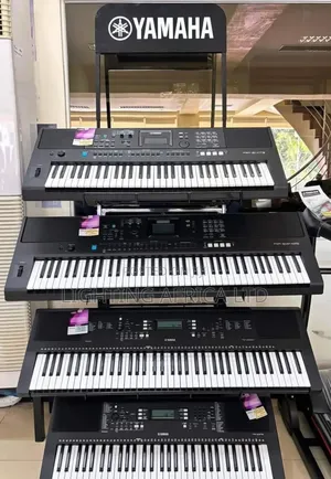 Yamaha PSR S383 Keyboard Plus Free Power Adapter